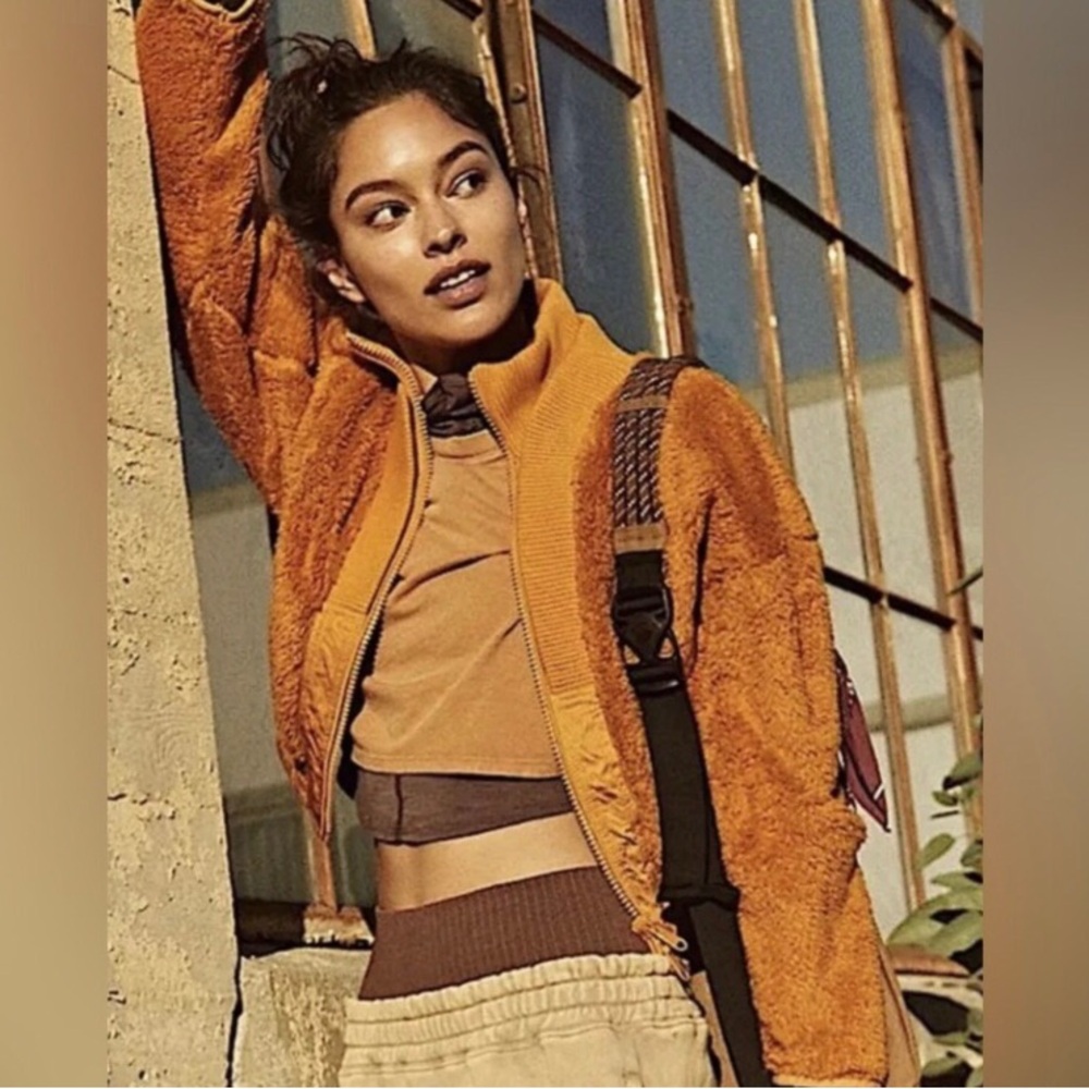 Free People Movement Gear Up Sherpa Jacket Mustard Cropped Logo Full Zip Small